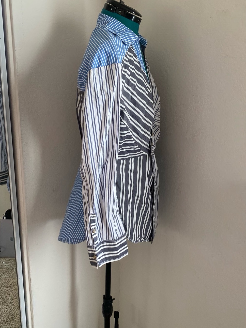 Pilcro Mixed Stripe Button-Front Shirt in Blue, White, and Black M - Picture 4 of 6